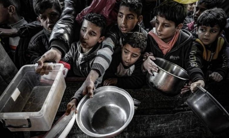 الإعلام الحكومي في غزة يقدم ورقة قانونية تؤكد استخدام الاحتلال لسلاح التجويع ضد الفلسطينيين