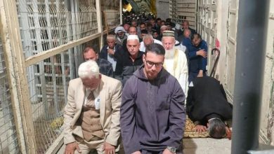 الاحتلال يمنع المواطنين من أداء صلاة الفجر في الحرم الإبراهيمي