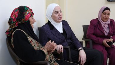 الحكومة تسلّم مسكناً للحاجة وضحى الشهاب...