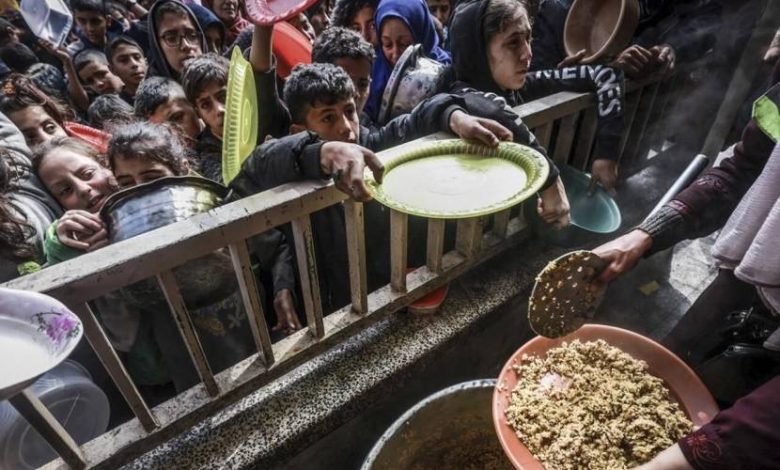 الساعة تدق باتجاه المجاعة والفلسطينيون في غزة يموتون