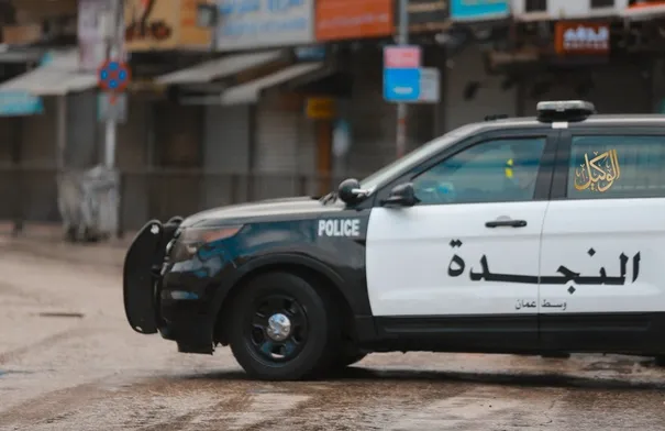 العثور على جثة بجانب الطريق العام في إربد...