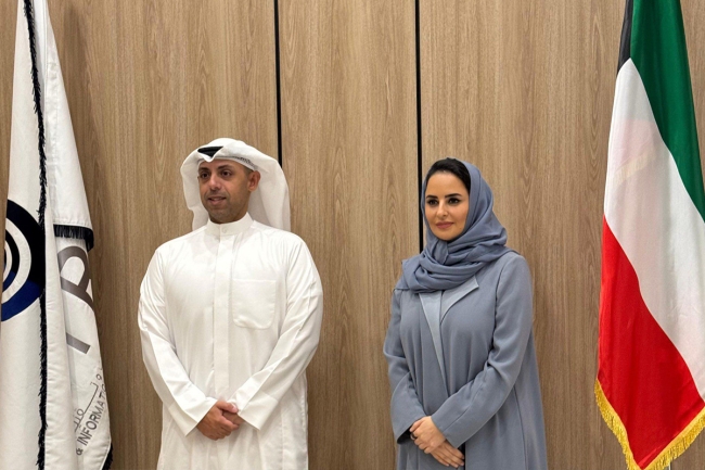 الكويت تبحث تعزيز الشراكة الرقمية مع منظمة التعاون الرقمي