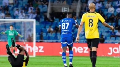 الهلال يُعلن نقل تمبكتي إلى المستشفي