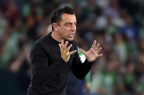 بعد ربطه بالهلال.. تشافي: أود العمل في البريميرليج