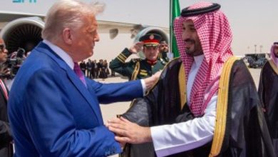 ترامب في ضيافة المملكة.. ولي العهد يستقبله.. و21 طلقة ترحيب والقهوة السعودية حاضرة