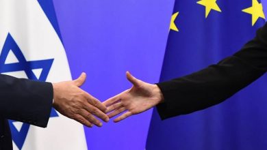 تعقيبا على التحركات الأوروبية.. مسؤول في خارجية الاحتلال يصف الأمر بـ"تسونامي" 