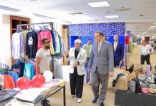 جهاز التنظيم والإدارة يفتتح معرضا للملابس والمفروشات واللحوم بمناسبة عيد الأضحى لموظفي الحي الحكومي