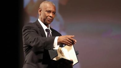 دينزل واشنطن يوبخ مصورا قبل حصوله على السعفة الذهبية الفخرية في مهرجان كان