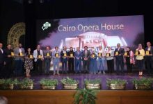 رئيس الأوبرا يكرم عددا من الفنانين والإداريين بمناسبة عيد العمال