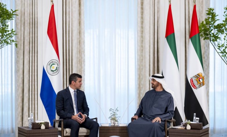 رئيس الدولة يبحث مع رئيس جمهورية الباراغواي العلاقات الثنائية