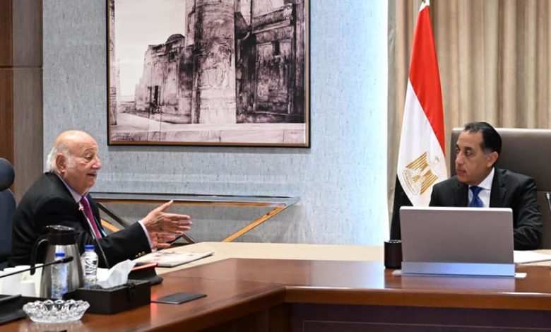 رئيس الوزراء يستعرض مقترحا للاستغلال الأمثل سياحيا لمسار العائلة المقدسة