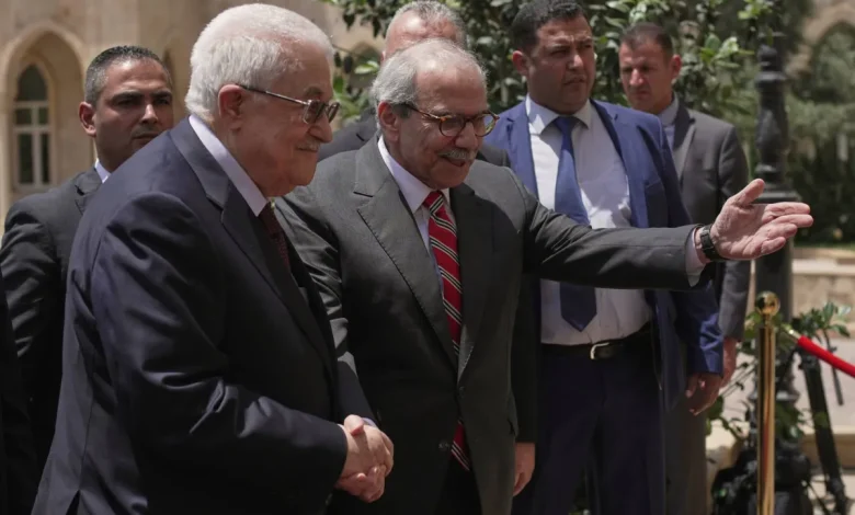 سحب السلاح من المخيمات الفلسطينية في لبنان يبدأ منتصف الشهر المقبل