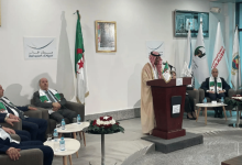 سفير المملكة لدى الجزائر يشارك في توديع الفوج الأول من ضيوف الرحمن