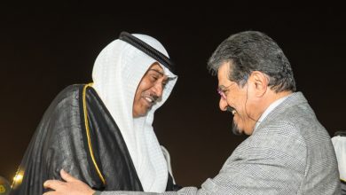 سمو ولي العهد في مقدمة مستقبلي رئيس الوزراء لدى عودته إلى أرض الوطن