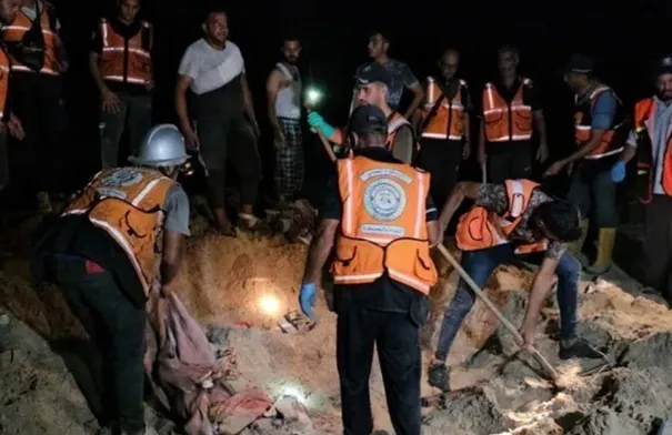 شهيد ومصابون في قصف على خيمة نازحين بمواصي خان يونس...