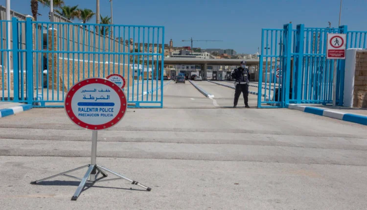 صحف اسبانية: شحنات مواد البناء المغربية تتدفق على سبتة وتؤسس خطا تجاريا واعدا