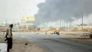 طائرات الاحتلال تشن غارات على ميناءي الحديدة والصليف في اليمن