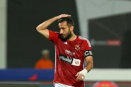 عاجل : الأهلي المصري يتخذ قرارا صادما للتونسي علي معلول ولاعب آخر