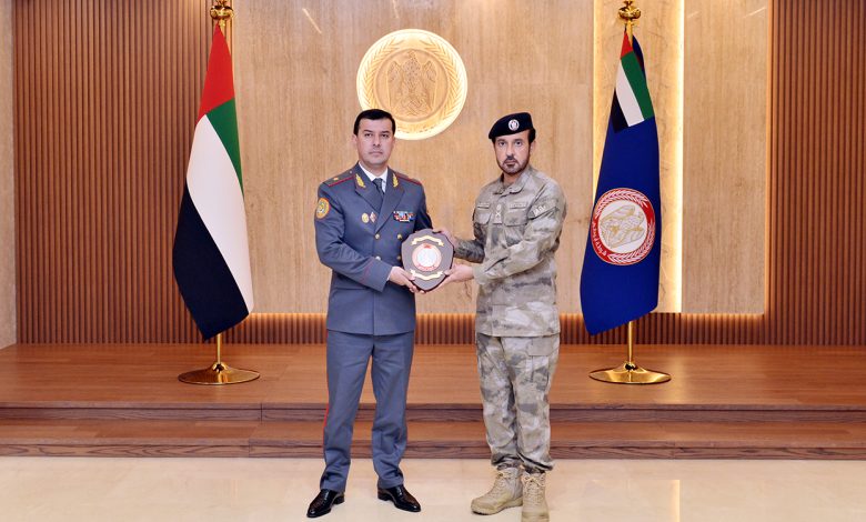 قائد عام شرطة أبوظبي يبحث مع مدير إدارة وزارة الداخلية في طاجيكستان الموضوعات المشتركة