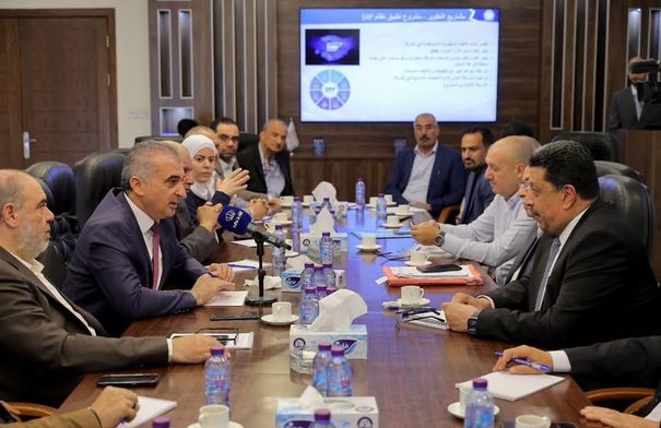 لجنة الطاقة النيابية تزور شركة الكهرباء الأردنية...