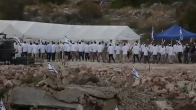 مستوطنون يؤدون طقوسًا تلمودية استفزازية غرب سلفيت