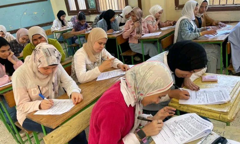 مصدر بالتعليم: البوكليت التعليمي عبارة عن تدريبات وأسئلة لتدريب الطلاب