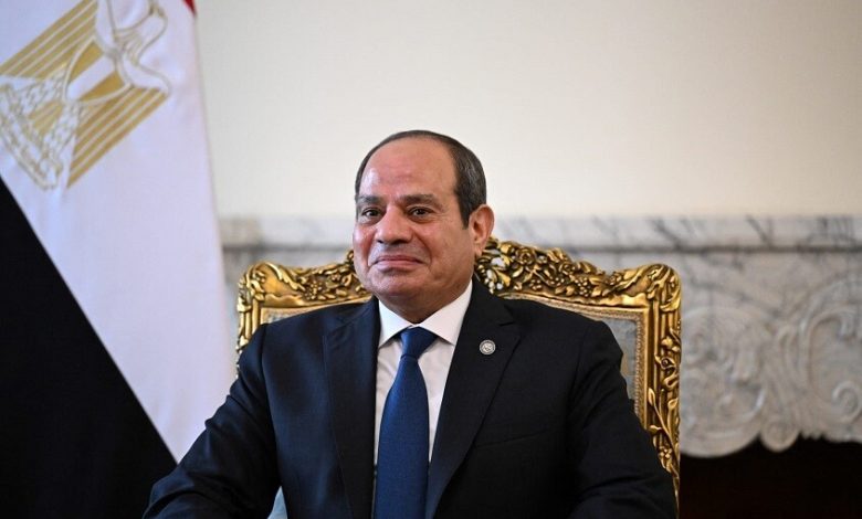 مصر: السيسي يتصل بفنان شهير للاطمئنان عن صحته بعد إشاعة وفاته