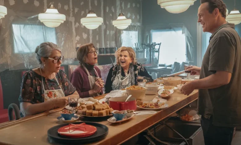مطعمٌ طاهياتُه جدّات... فيلم Nonnas يحلّق على «نتفليكس»