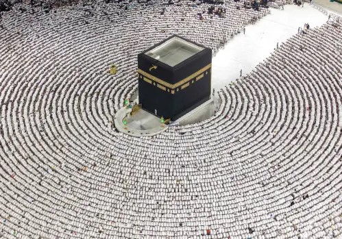 معهد الفلك: اختفاء ظل الكعبة أول ذو الحجة بسبب ظاهرة تعامد الشمس عليها
