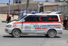 مقتل 13 شخصاً على الأقل في تفجير انتحاري بمقديشو