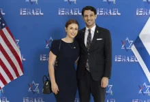 من هما موظفا السفارة الإسرائيلية اللذان قُتلا رمياً بالرصاص قبل أيام من خطوبتهما؟