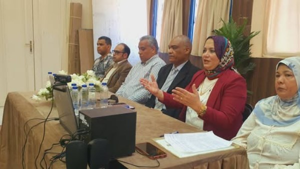 منع استخدام الموبايل.. وكيلة تعليم مطروح تبحث الاستعدادات النهائية لامتحانات الإعدادية