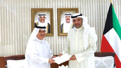 وزير الخارجية يتسلم رسالة خطية من نظيره البحريني