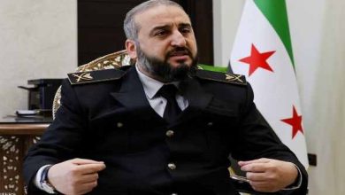 وزير الدفاع السوري يعلن شرط انضمام قادة الفصائل للجيش الجديد بعد حل الجيش السابق