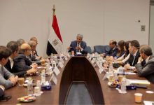 وزير السياحة يتابع تطوير منظومة التشغيل التجريبي للخدمات السياحية بمنطقة أهرامات الجيزة