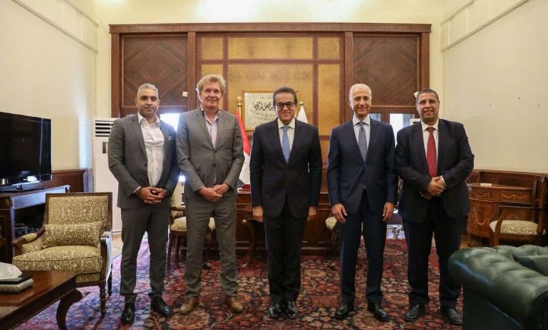 وزير الصحة يبحث التوسع بملف تدريب الأطباء وإرسال وفود لألمانيا لصقل مهاراتهم