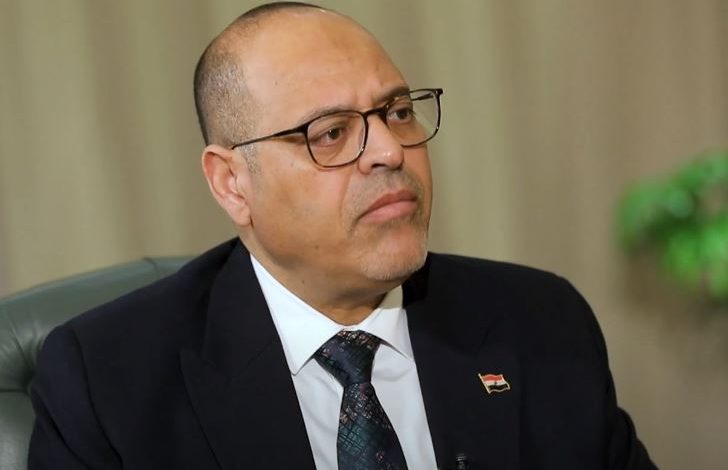 وزير العمل يوجه بصرف 420 ألف جنيه تعويضات عاجلة لـ3 عمال ضحايا حادث بالمنوفية