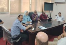 وكيل صحة قنا يناقش الخطط الإشرافية وتحسين جودة الخدمات الطبية