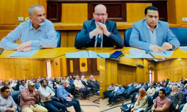 وكيل وزارة الصحة بالقاهرة يجتمع مع مديري المستشفيات والمراكز الطبية لمتابعة انتظام سير العمل ومؤشرات الأداء