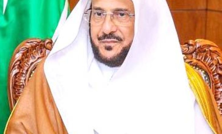 آل الشيخ لـ«عكاظ»: المتطرفون مكثوا عقوداً يبيضون ويفرخون.. والسعوديون تصدوا لهم بالمنهج المعتدل - أخبار السعودية