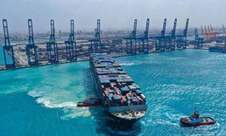 «ميناء جدة» يعزز ربط المملكة بـ 10 موانئ إقليمية وعالمية جديدة - أخبار السعودية