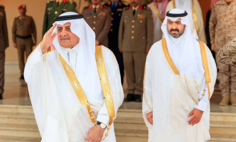 أمير منطقة تبوك يستقبل المهنئين بعيد الأضحى المبارك - أخبار السعودية