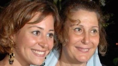 تجري فحوصات روتينية فقط.. منة شلبي: ماما زيزي بخير - أخبار السعودية