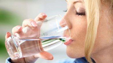 6 علامات تشير إلى أنك لا تشرب كمية كافية من الماء