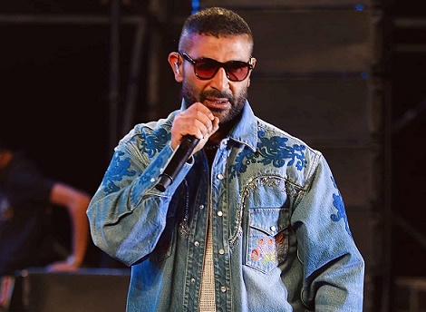 أحمد سعد يحيي حفل تخرج دفعة جديدة من الجامعة الأمريكية