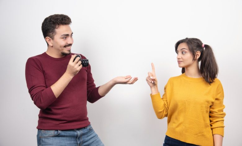 أخطاء شائعة يقع فيها الشباب عند دخول علاقة عاطفية