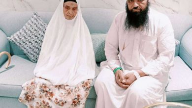 أكبر حجاج الجمعيات.. الحاجة أمغلية حسين 97 عاما تؤدي فريضة الحج برفقة ابنها بعد 7 محاولات