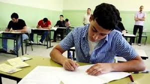 إجراءات مشددة لتفتيش طلاب الثانوية العامة بلجان الدقي قبل بدء امتحان اللغة العربية