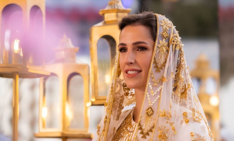 الأميرة رجوة تنضم لمشجعي النشامى مع الأميرة إيمان والأميرة سلمى