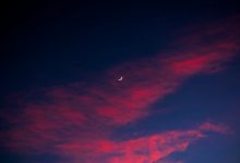 التقويم الهجري تقويم قمري بدأ قبل الإسلام بقرنين واعتمده عمر بن الخطاب رسميًا بعد الهجرة بـ17 عامًا
